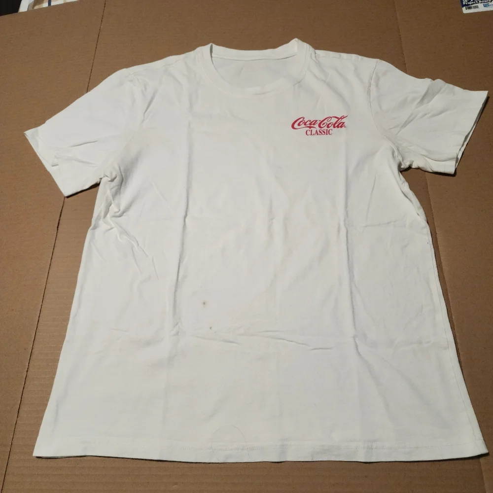 Coca Cola Multilingual Red and White Tee, Large - Picture 2 of 9